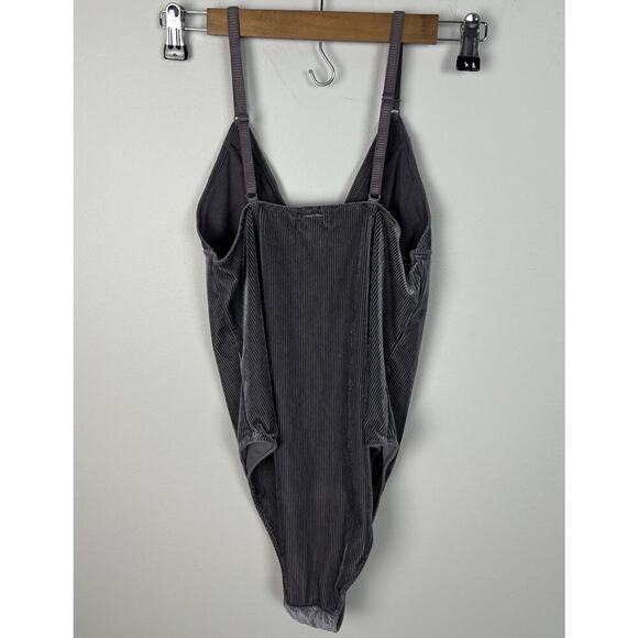 UO Out From Under Shayla Velvet Plunging Bodysuit Size Medium Gray Grey Women’s - Picture 2 of 9